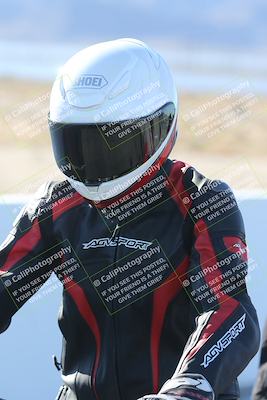 media/Dec-01-2025-Moto Forza (Mon) [[2daa91e15f]]/4-Around the Pits/